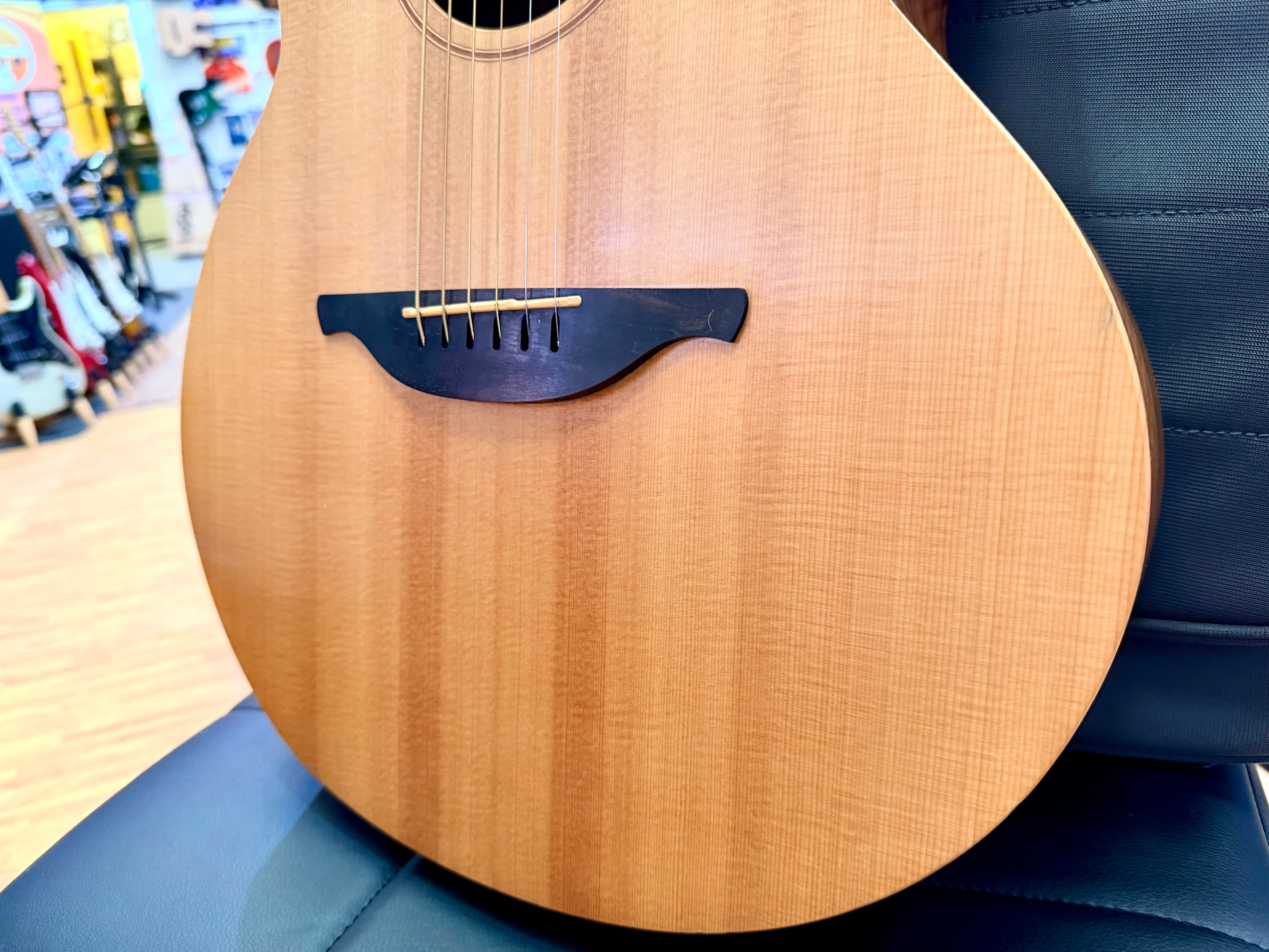 ✨ Sheeran by Lowden S04 Electro Acoustic Guitar~ Figured Walnut + Gig Bag! ✨