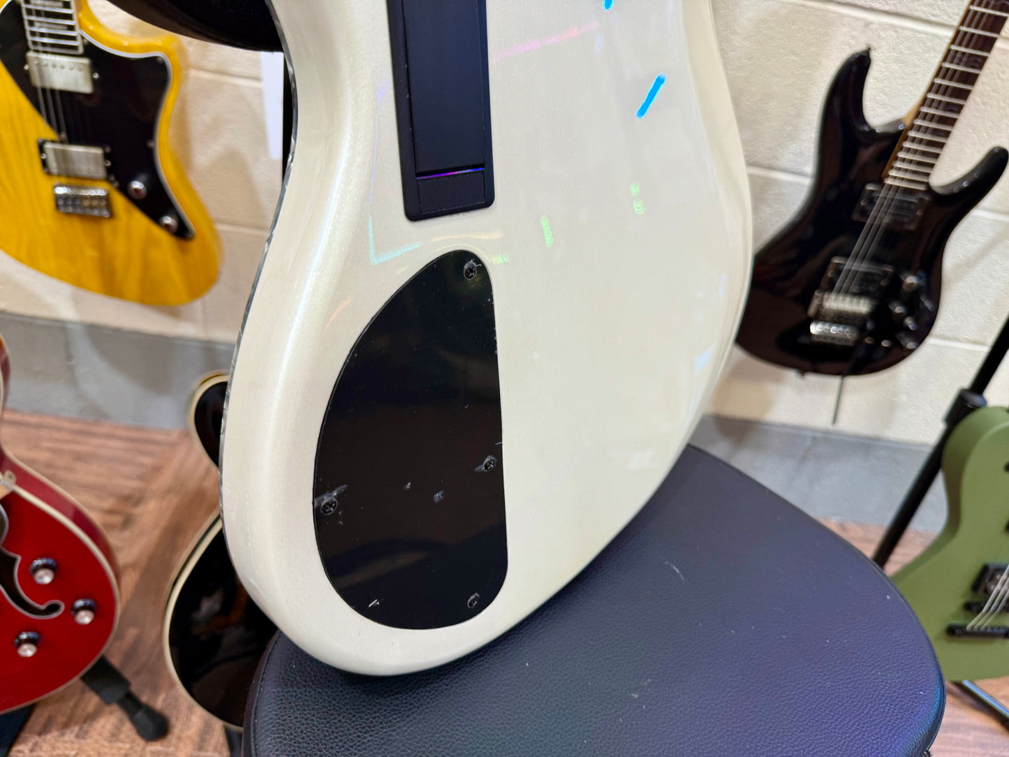 🌟MINT🌟 Cort C5-H 5 String Electric Active Bass Guitar~ Pearl White Finish!