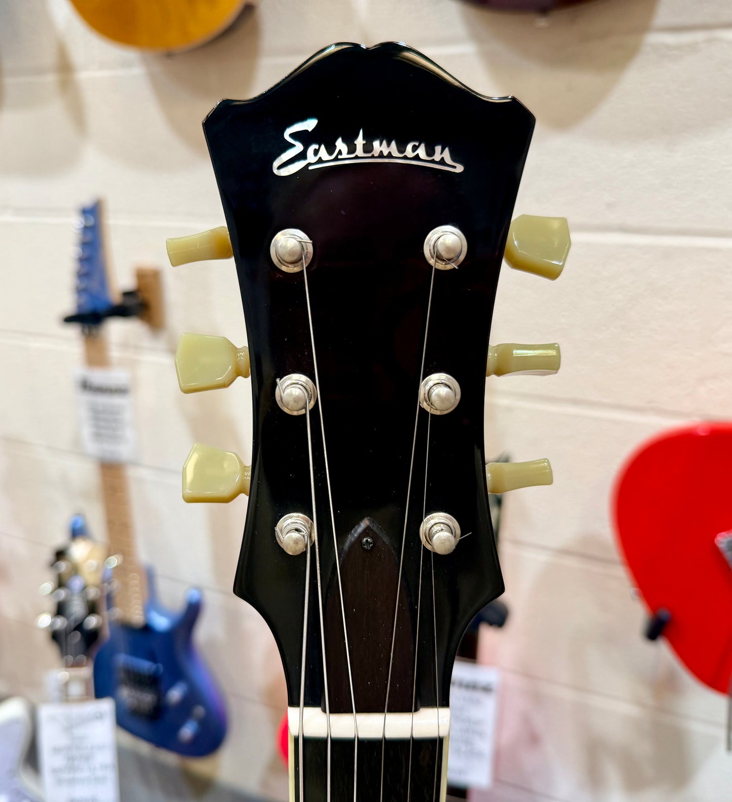 🍒MINT 2022 🍒 Eastman T386-RD Thinline Semi-Hollow ‘335’ Antique Red + Case!