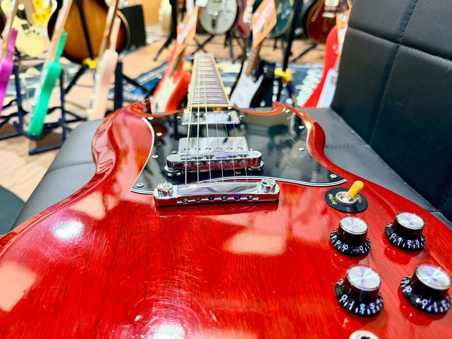 🍒2010🍒 Gibson SG Standard~ USA Made~ Heritage Cherry~ Hard Case~ Lovely!