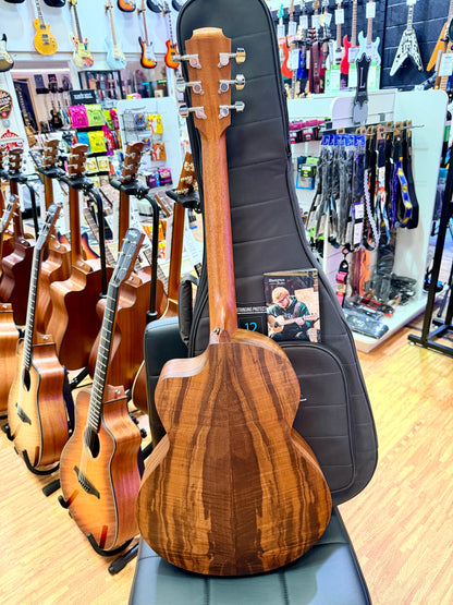 ✨ Sheeran by Lowden S04 Electro Acoustic Guitar~ Figured Walnut + Gig Bag! ✨