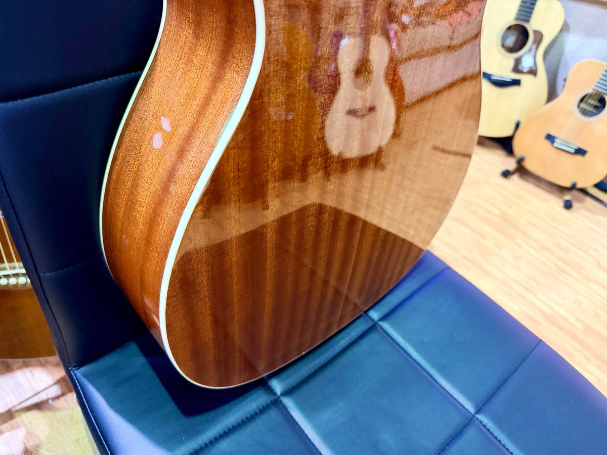 Vintage V900PNC Solid Spruce Parlour Acoustic Guitar~ Orchestral OM Solid Top