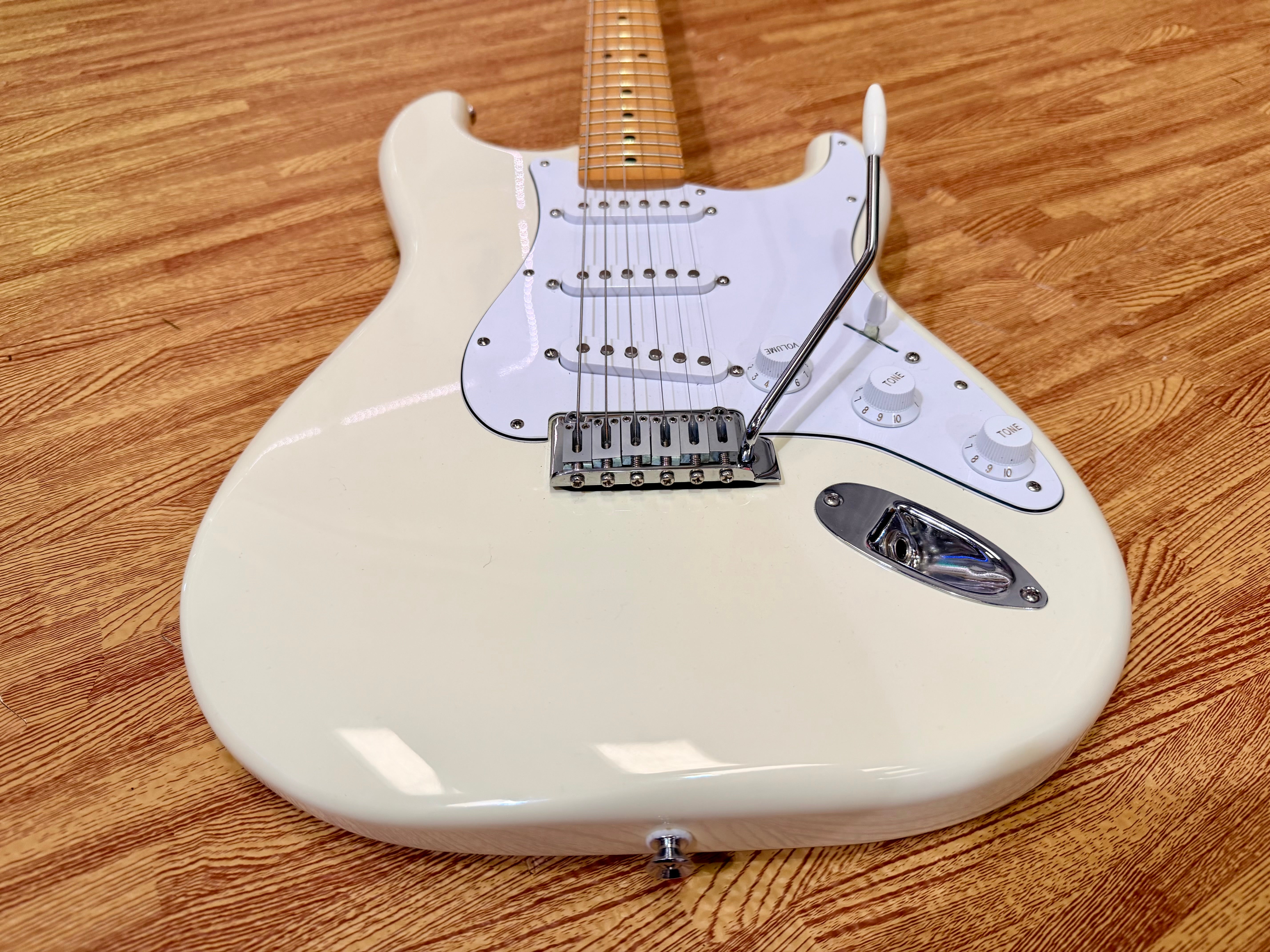 🌟2025🌟 Fender Standard Stratocaster Electric Guitar~ Olympic White~ Maple Neck