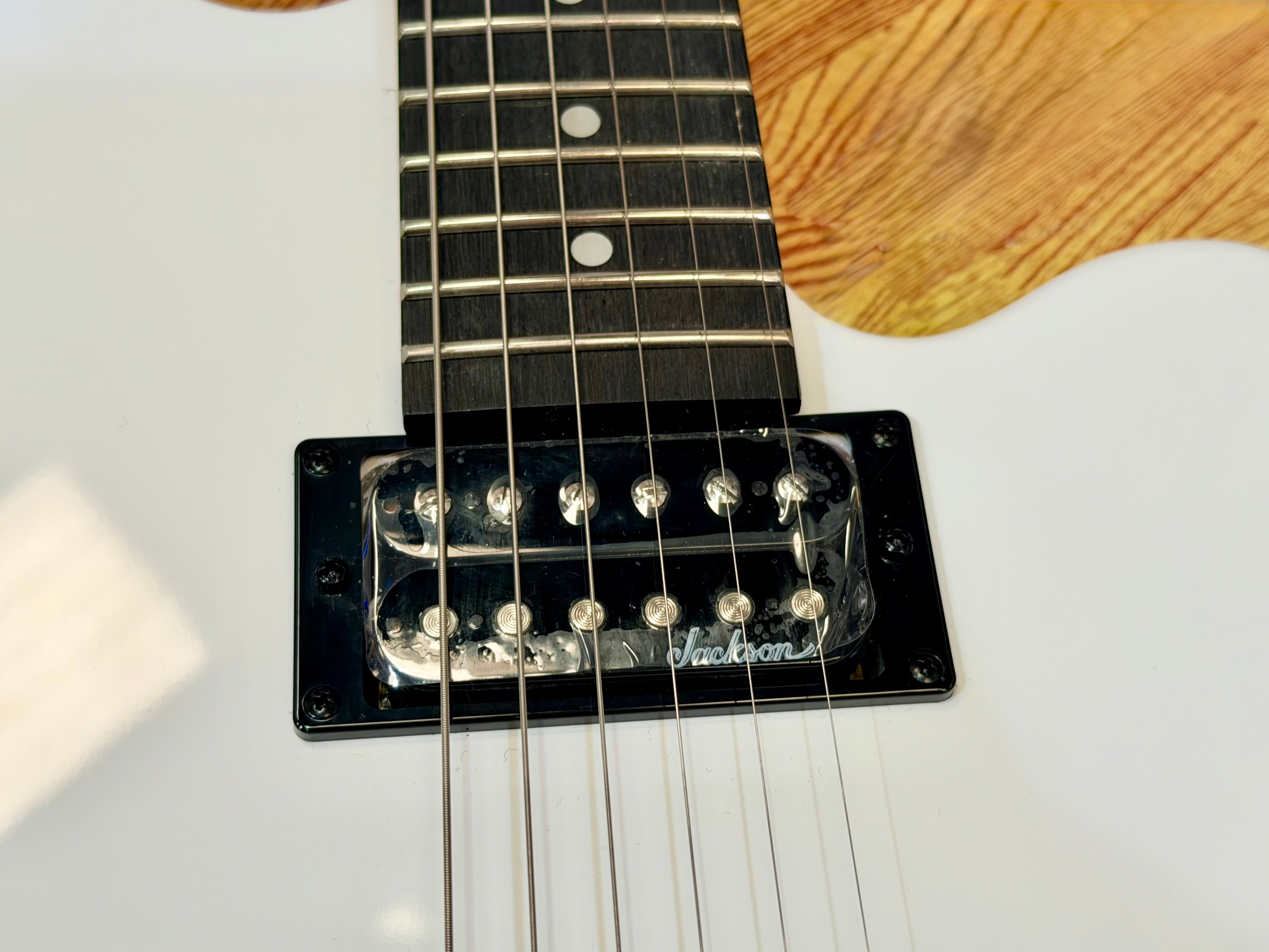 ✨EX-DEMO✨ Jackson JS Series Surfcaster JS22 HT Snow White Electric Guitar!