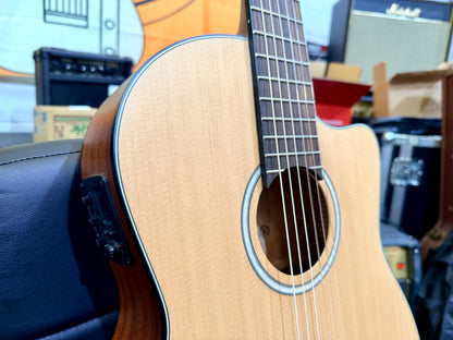 ✨EX-DEMO✨ Santos Martinez SM440TS Thin Body Electro Classical Nylon Guitar!