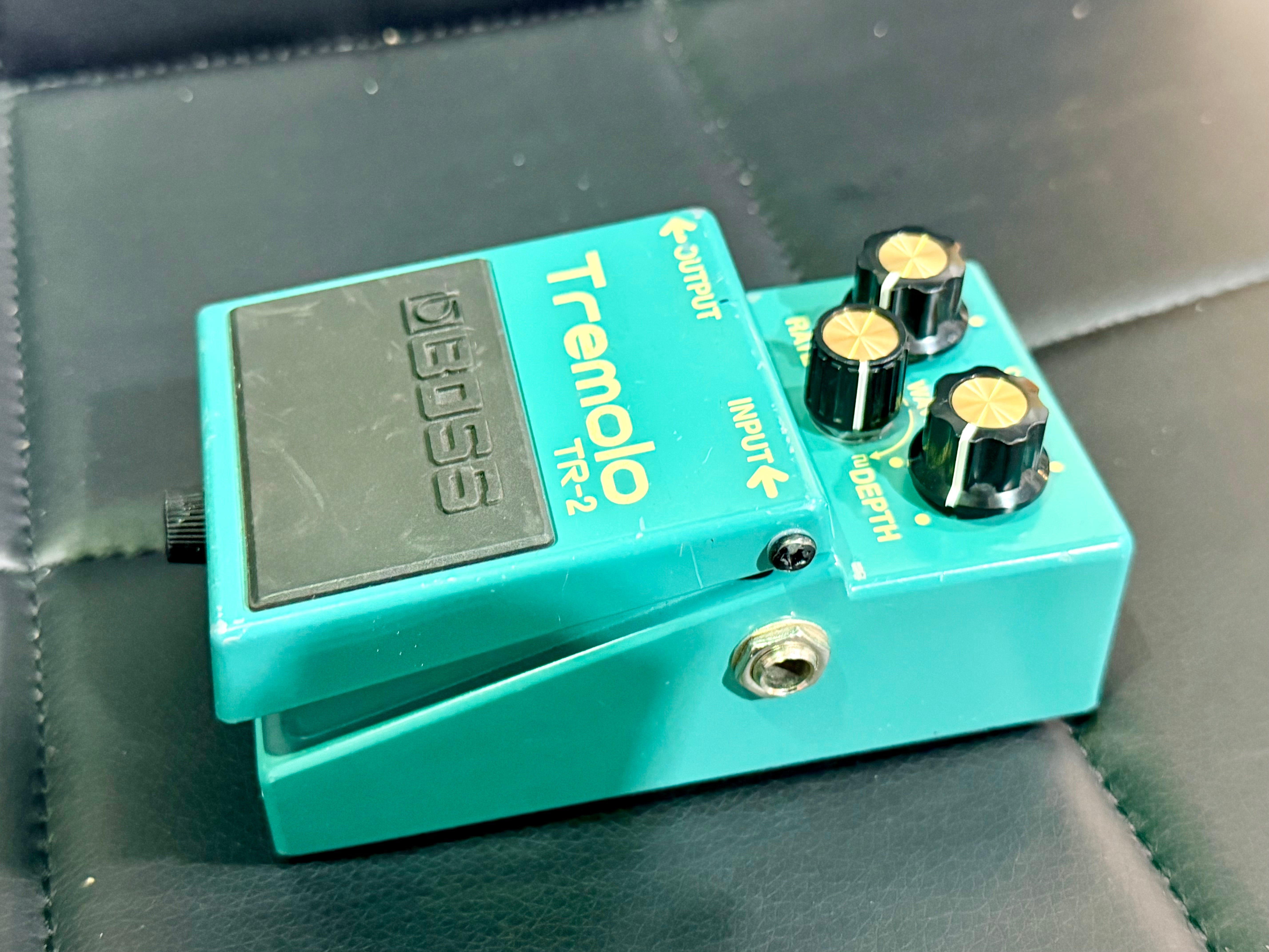 🎸 Boss TR-2 Tremolo Pedal Guitar Effects Unit FX 🎸