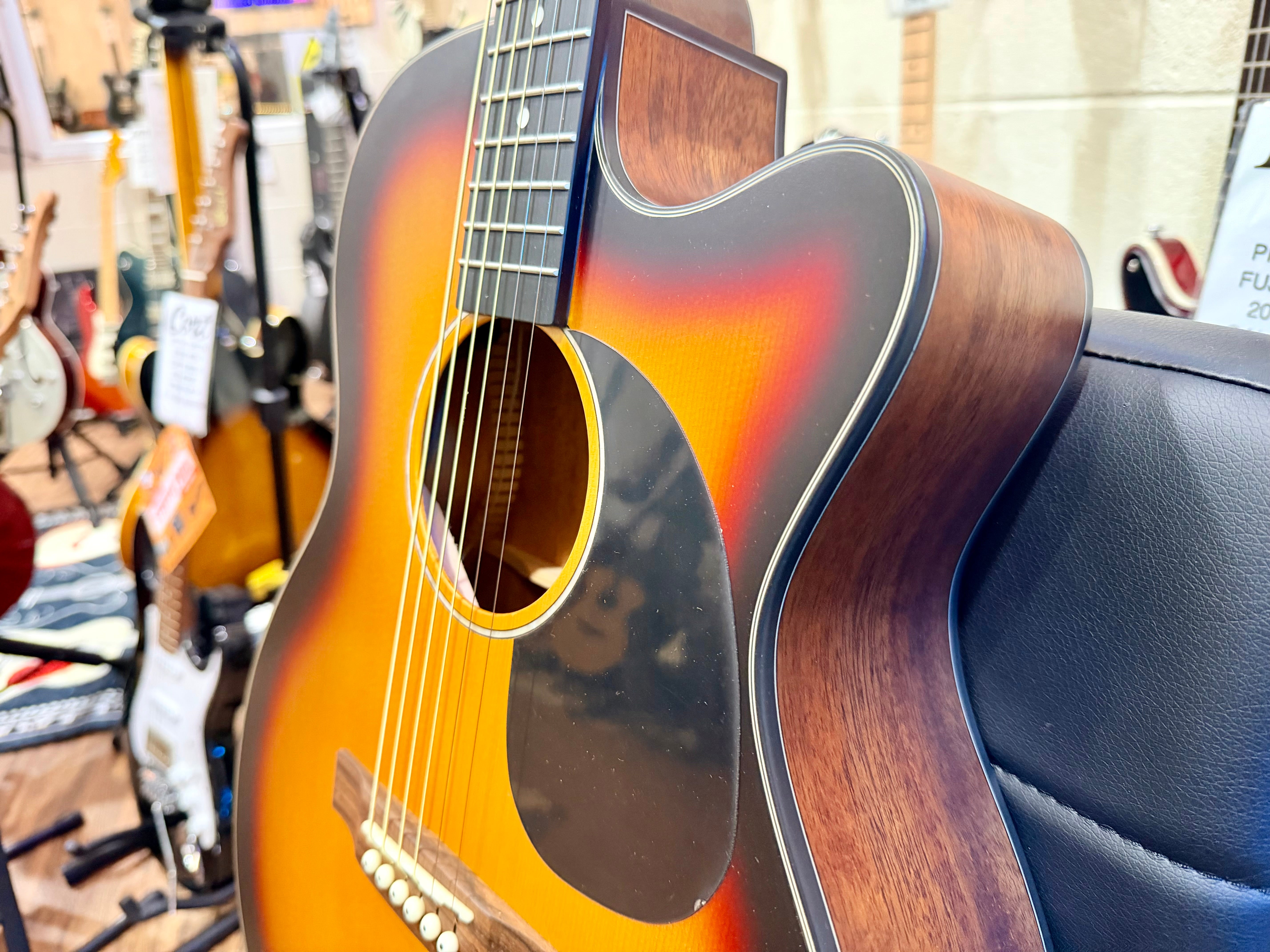 ☀️NEW☀️ Vintage VEC300SB Folk Cutaway Electro-Acoustic Guitar~ Sunburst!