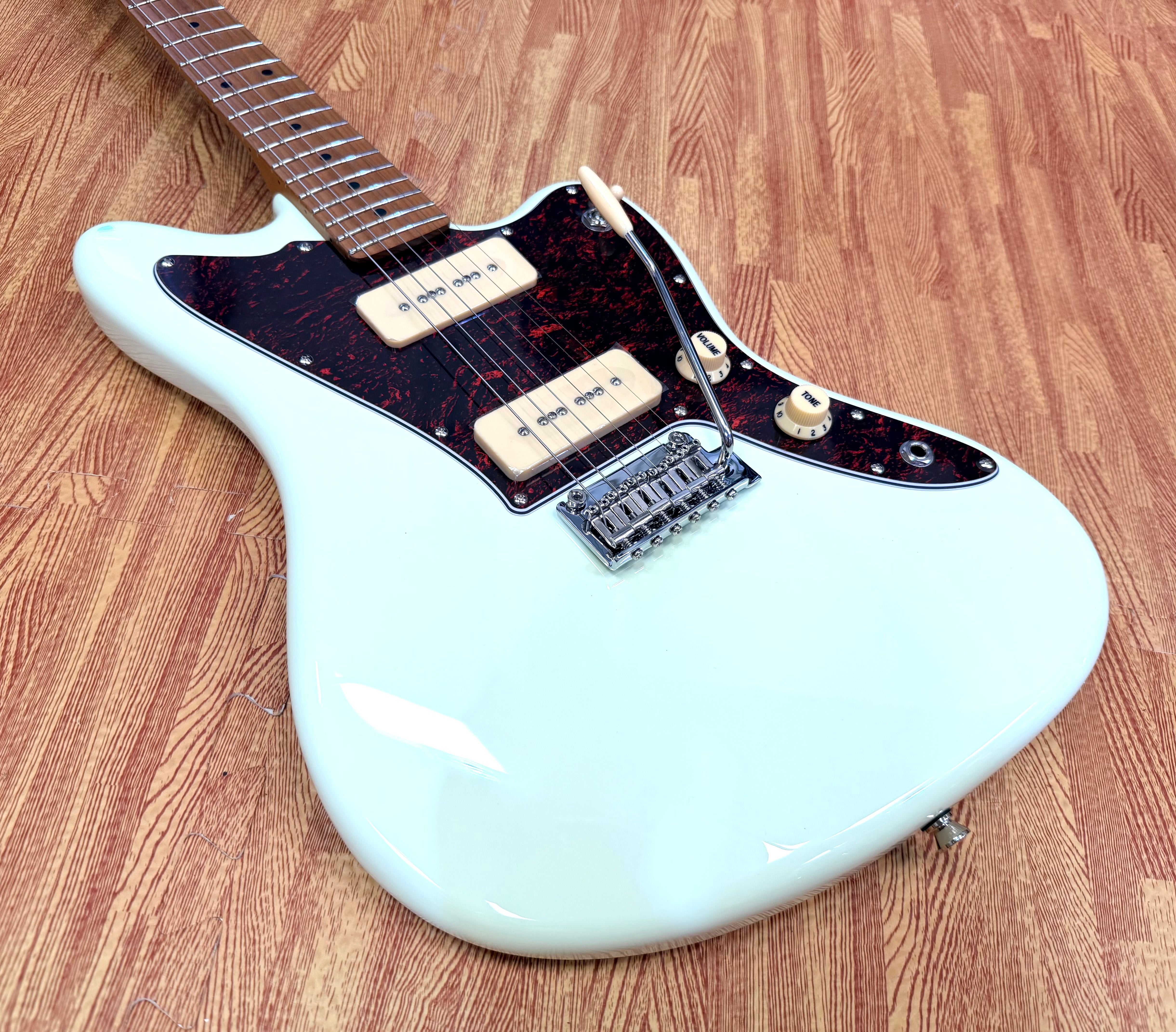 ⚡️NEW⚡️ JET JJ-300 P90 Olympic White Electric Guitar~ Roasted Maple Offset~ 2026