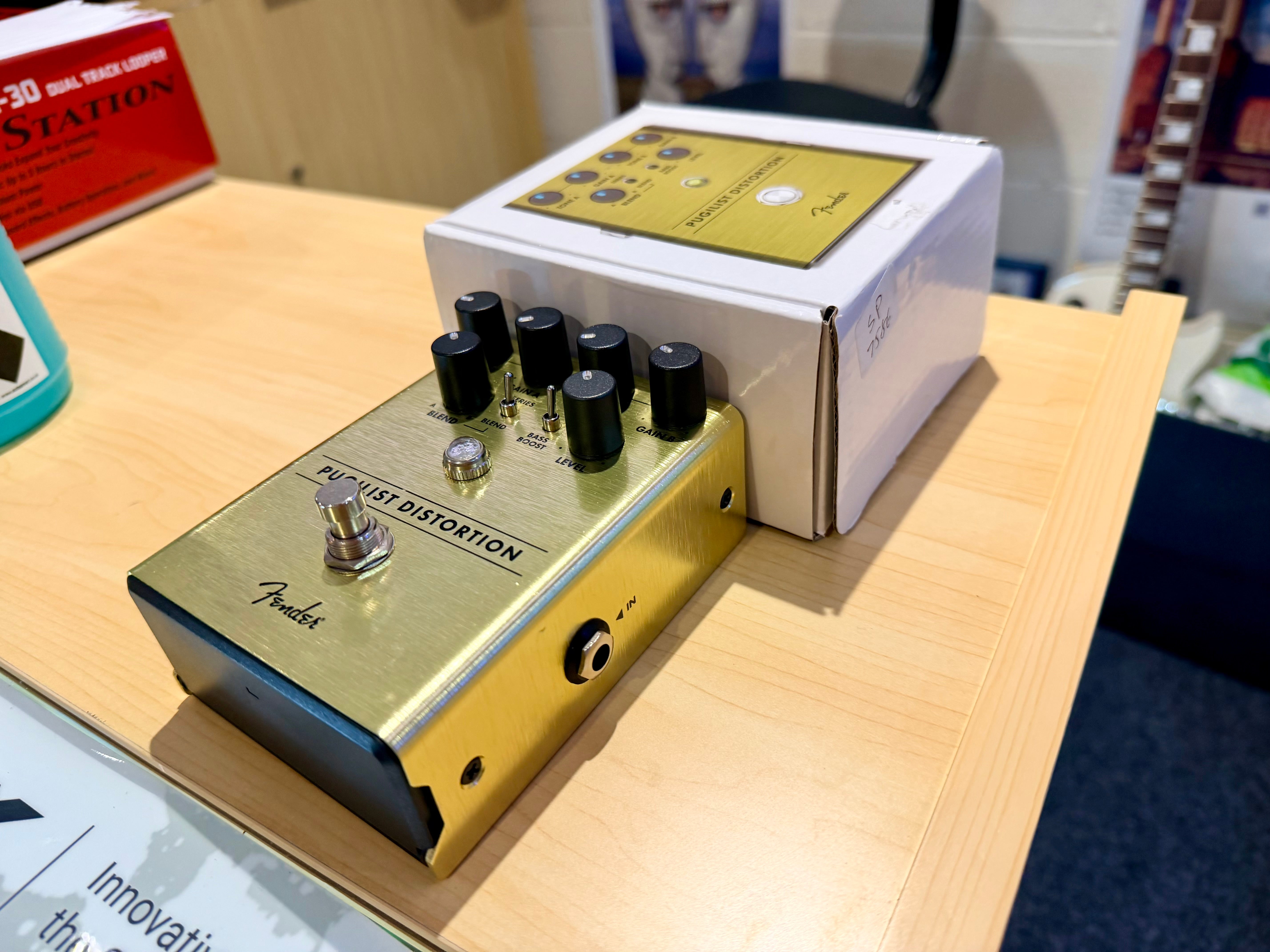 🎸 Fender Pugilist Distortion Guitar Effects Pedal 🎸
