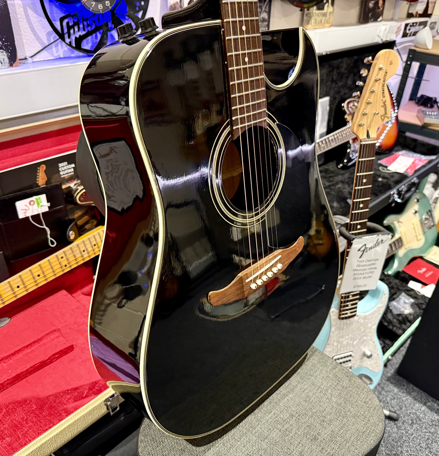 🔥RARE VINTAGE🔥 Fender La Brea Electro Acoustic Guitar~ Black~ 1990’s Model!