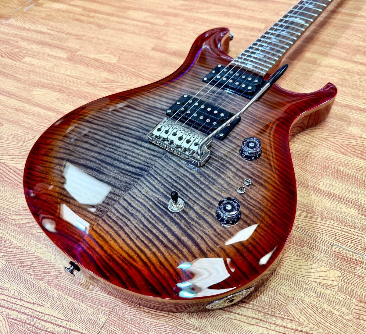 🌟2024🌟 PRS SE Custom 24-08 Charcoal Red Burst~ Locking Tuners & Gig Bag!