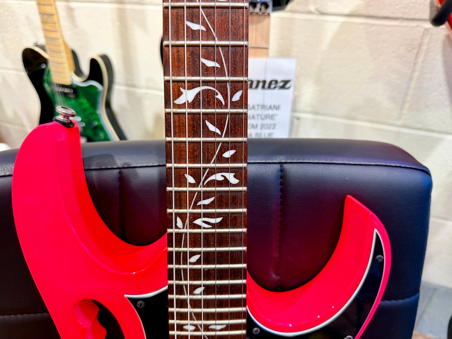 🔥2017🔥 Ibanez Steve Vai Jem Jr~ Neon Pink Junior~ Floyd Rose~ Wizard Neck!