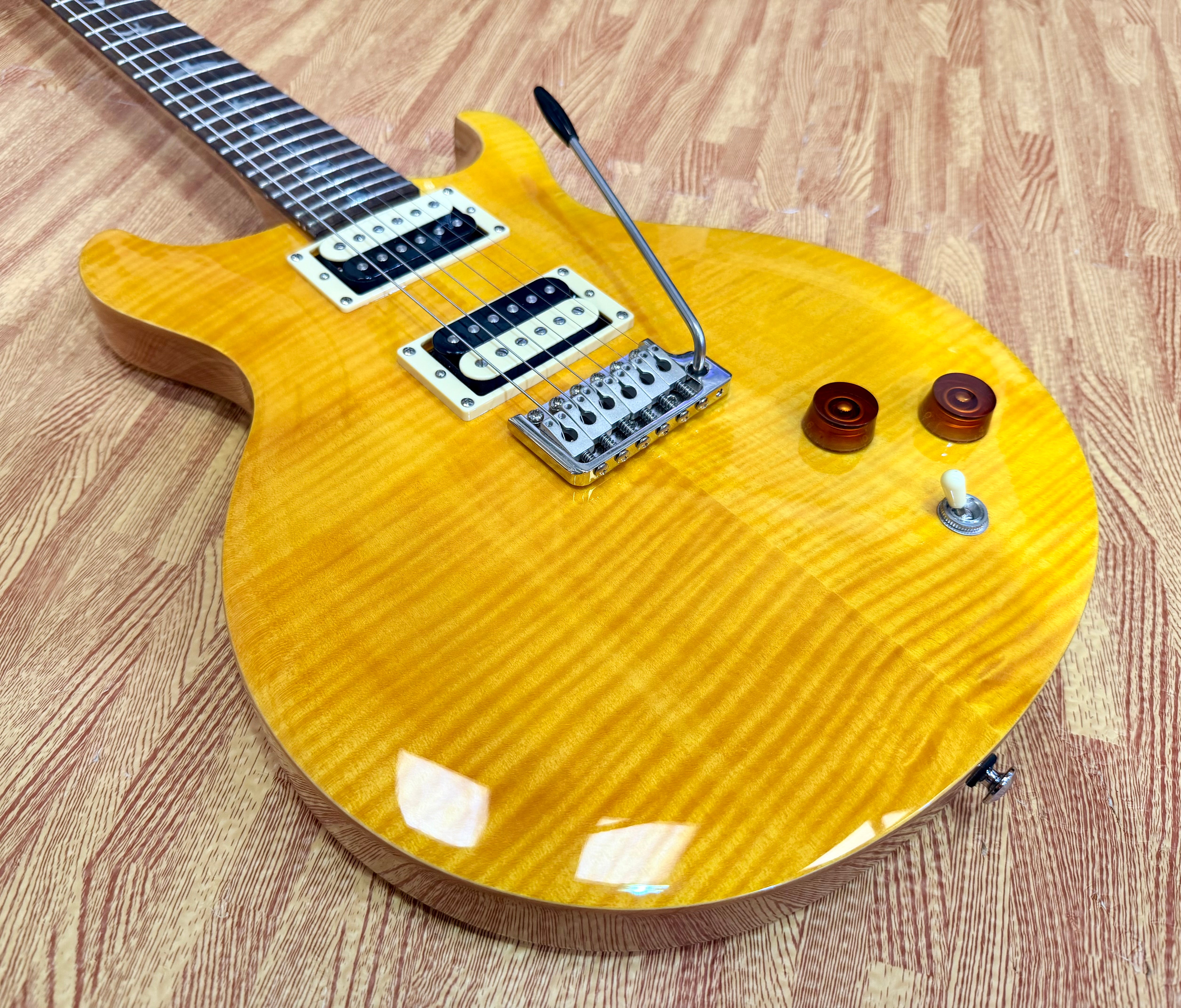 ☀️2022☀️ PRS SE Santana Signature~ Flamed Maple~ Santana Yellow~ Mint Condition!
