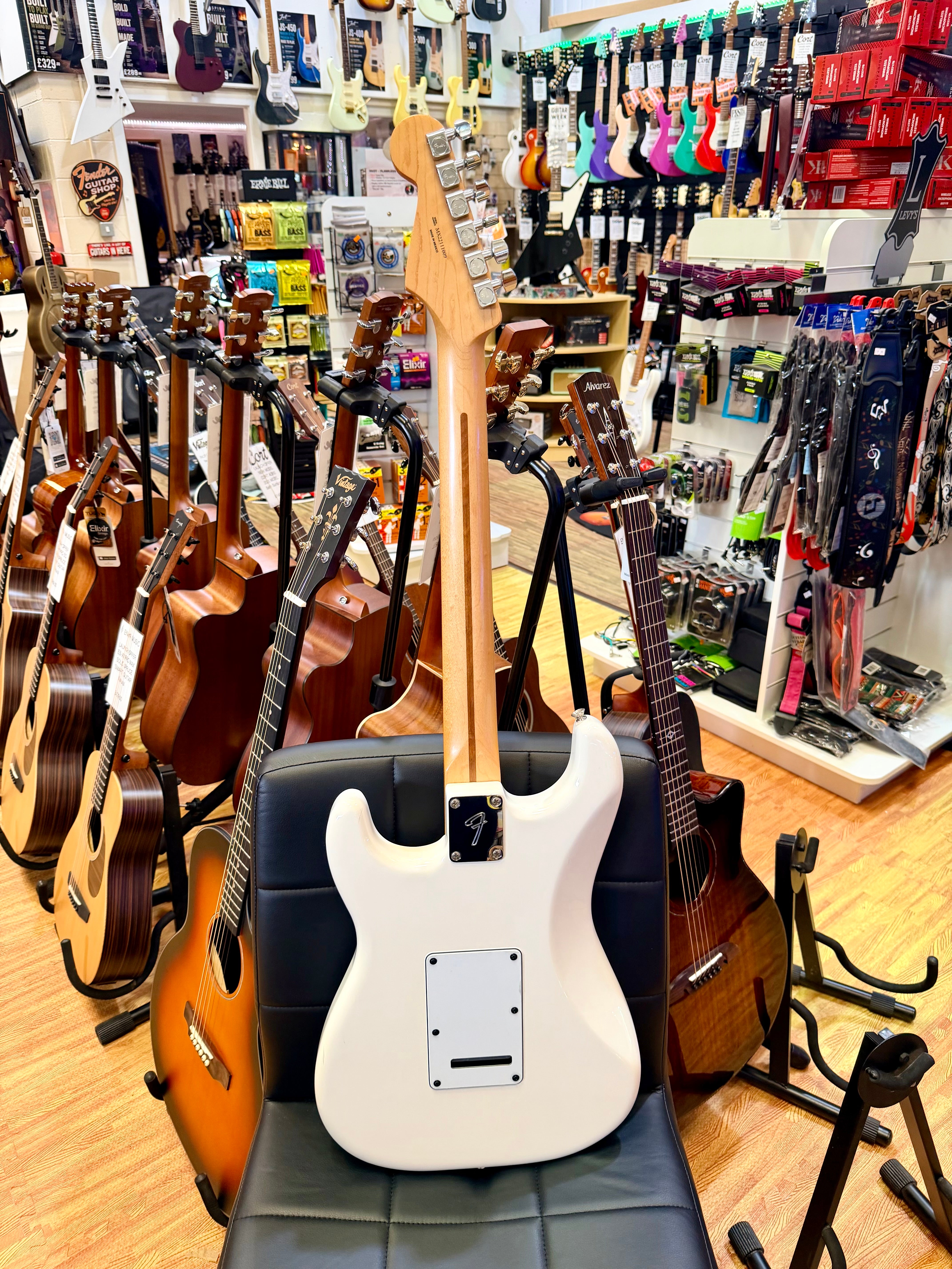✨2021✨ Fender Player Stratocaster HSS~ Polar White~ Maple Neck~ Mexican Strat!