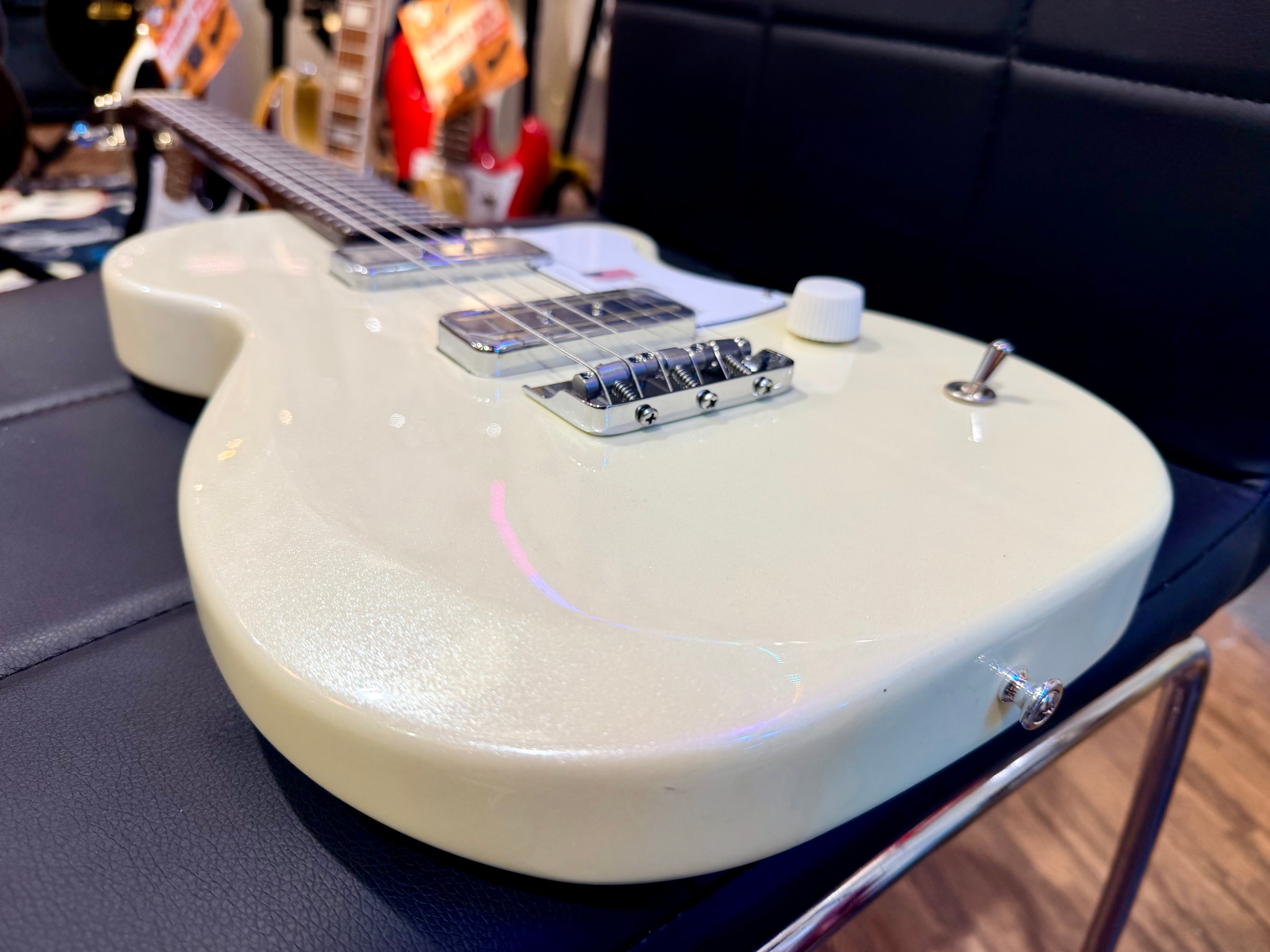 🌟NEW🌟 Harmony Juno Standard Electric~ Pearl White Gold Foil P90 + Mono Case!