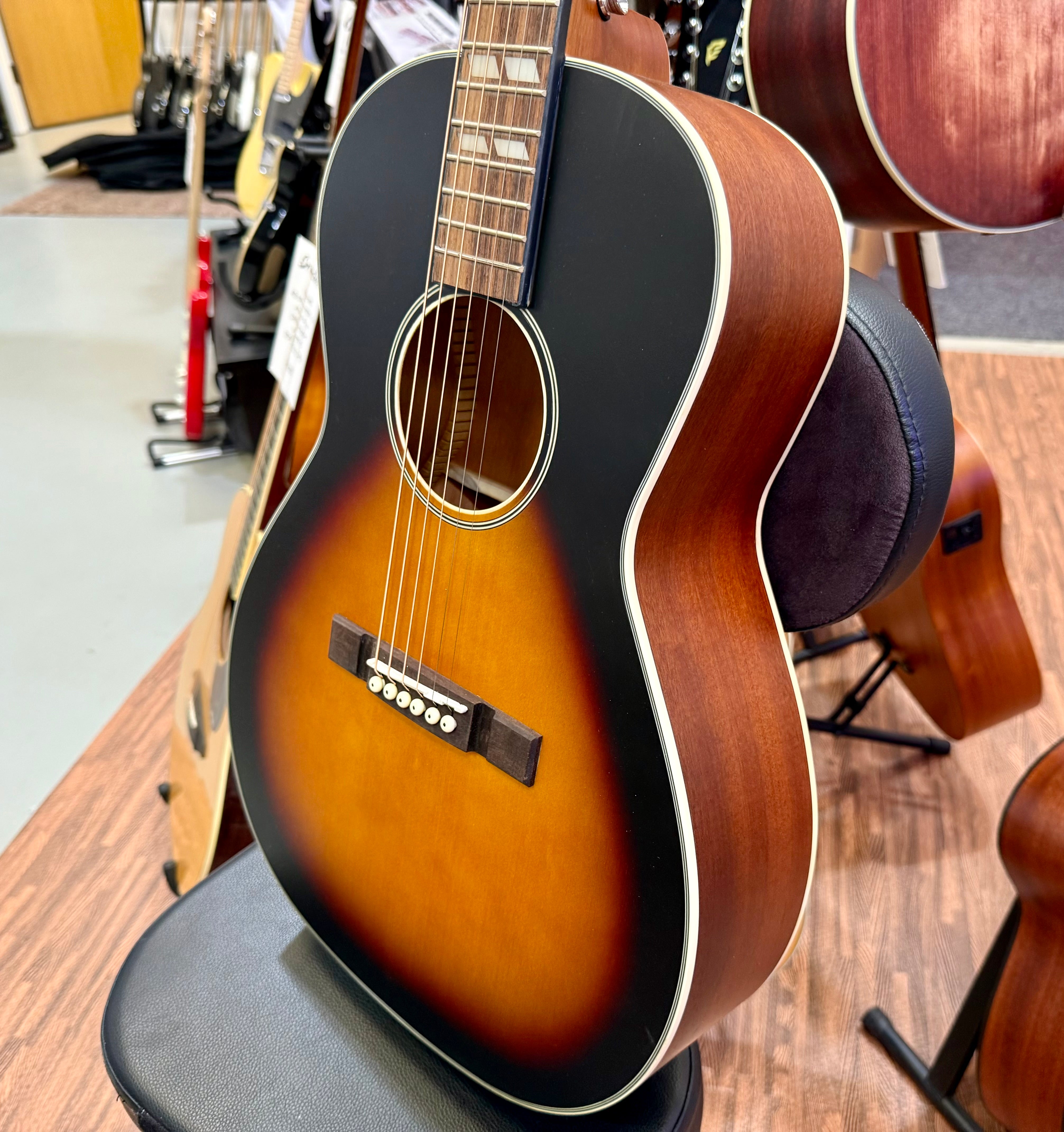🌟NEW 2025🌟Vintage Historic Series 'Parlour' Acoustic~ Vintage Sunburst~V180VSB