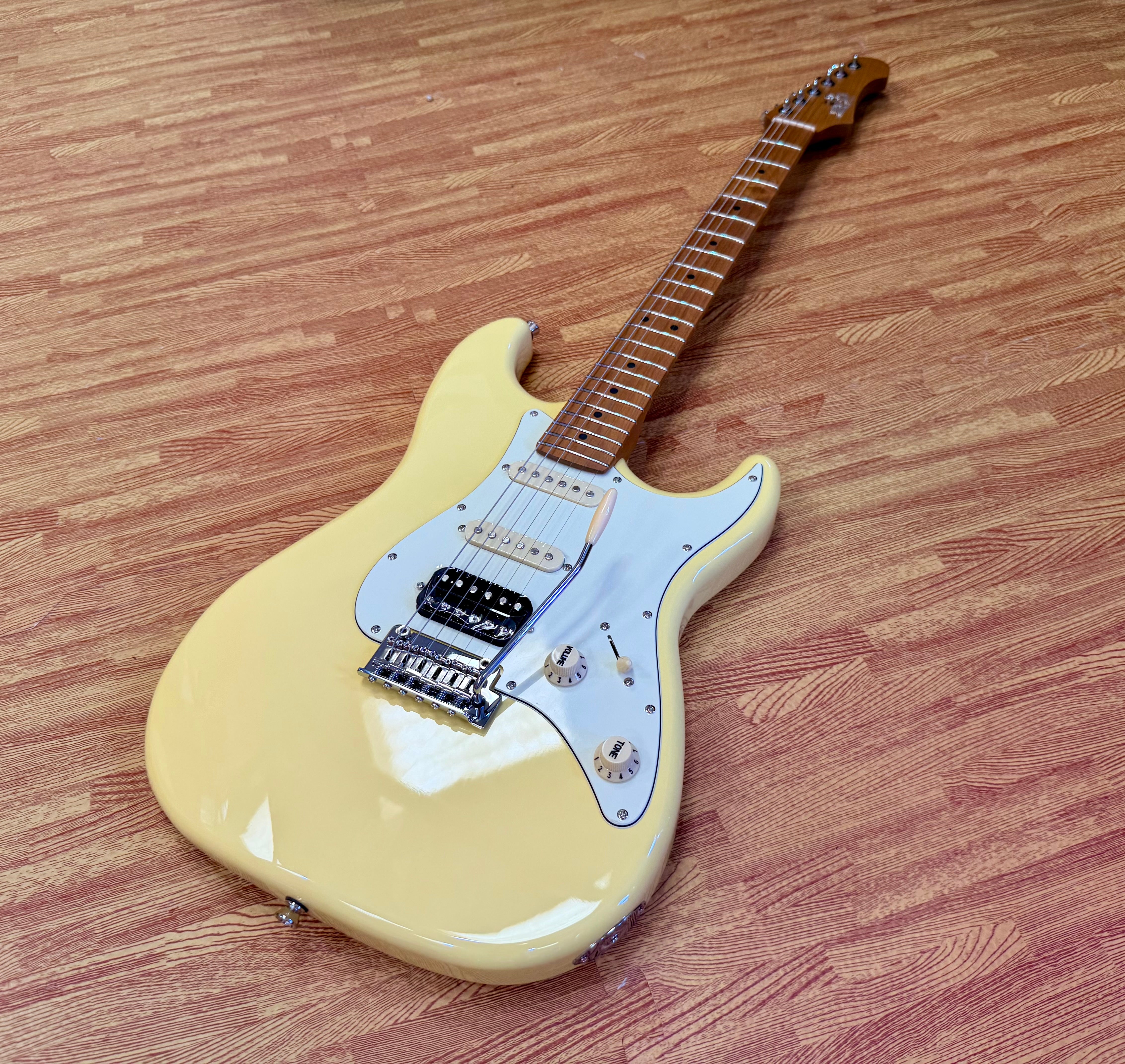 ⚡️NEW⚡️ JET JS-400 HSS Electric Guitar~ Vintage Yellow~ Strat~ 2026 Butterscotch