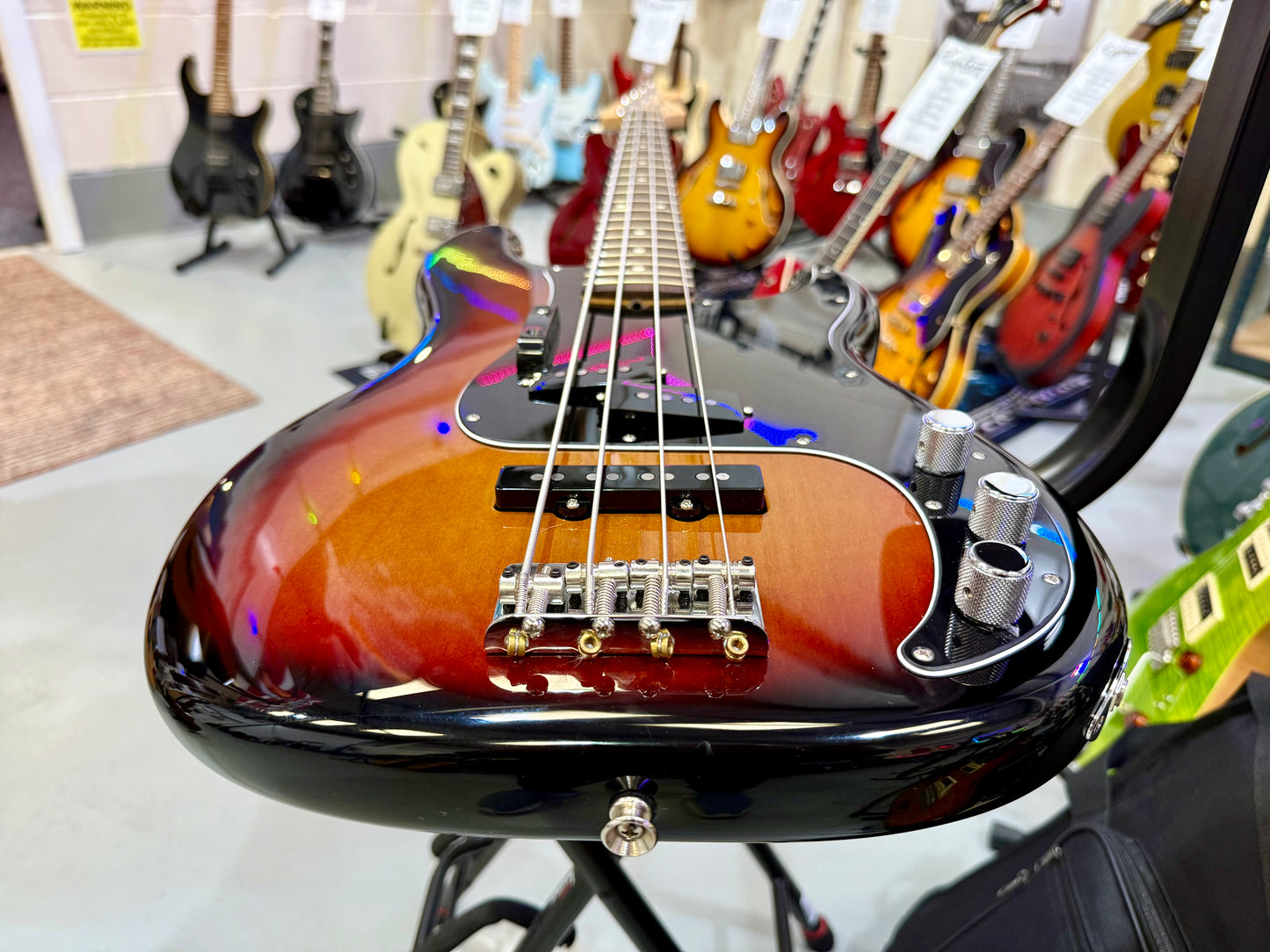 🌟2024 USA🌟 Fender American Performer Precision P Bass~ 3-Colour Sunburst~ MINT