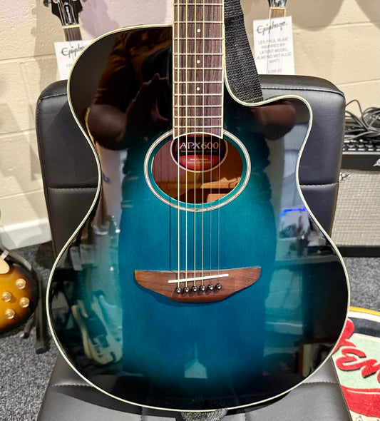 🌟MINT🌟 Yamaha APX600 Electro-Acoustic Guitar~ Oriental Blue Burst!