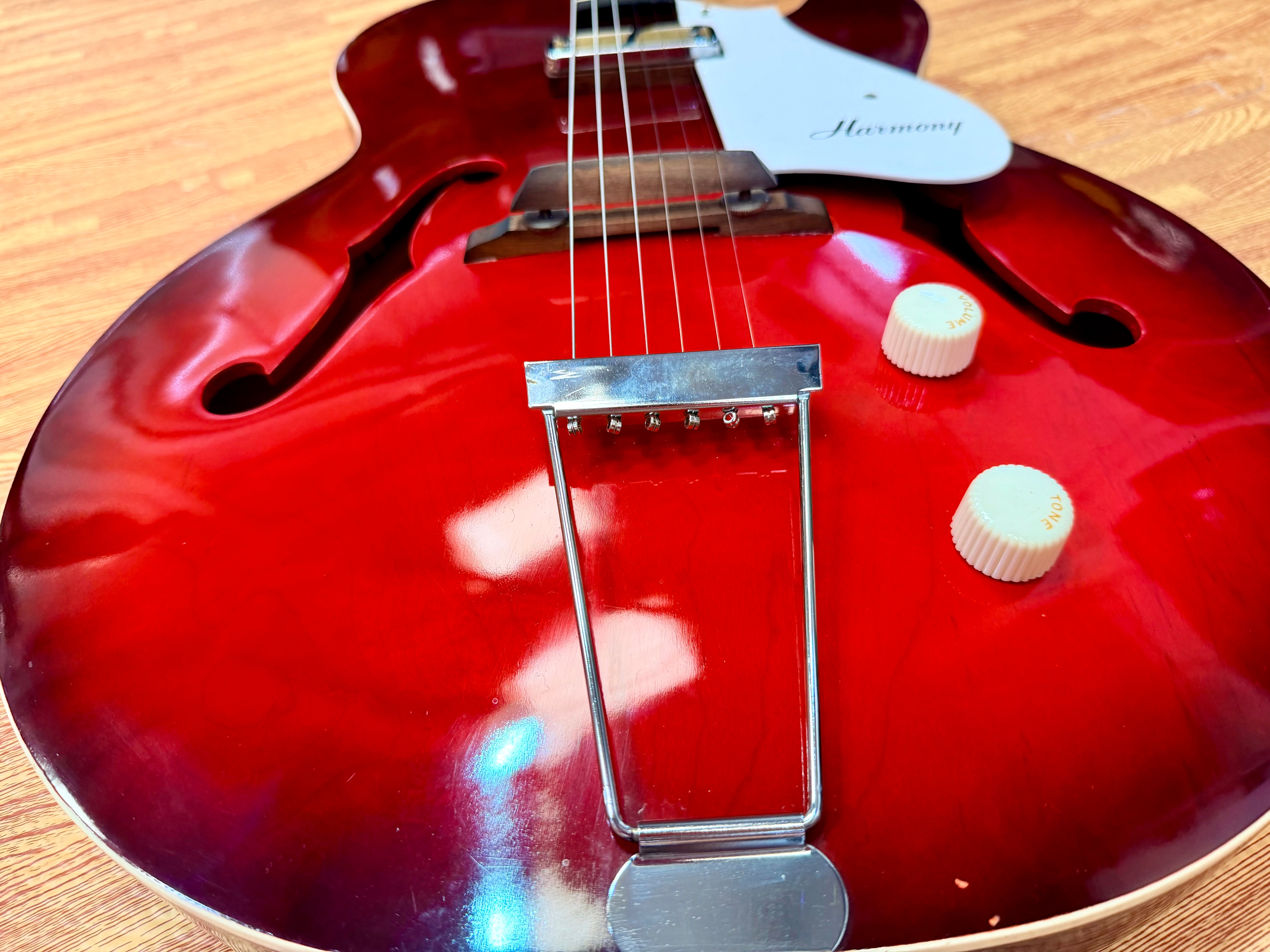 ✨VINTAGE✨ 1963 Harmony H53 Rocket~ Made in USA~ Semi-Hollow D’Armond P’up + Case