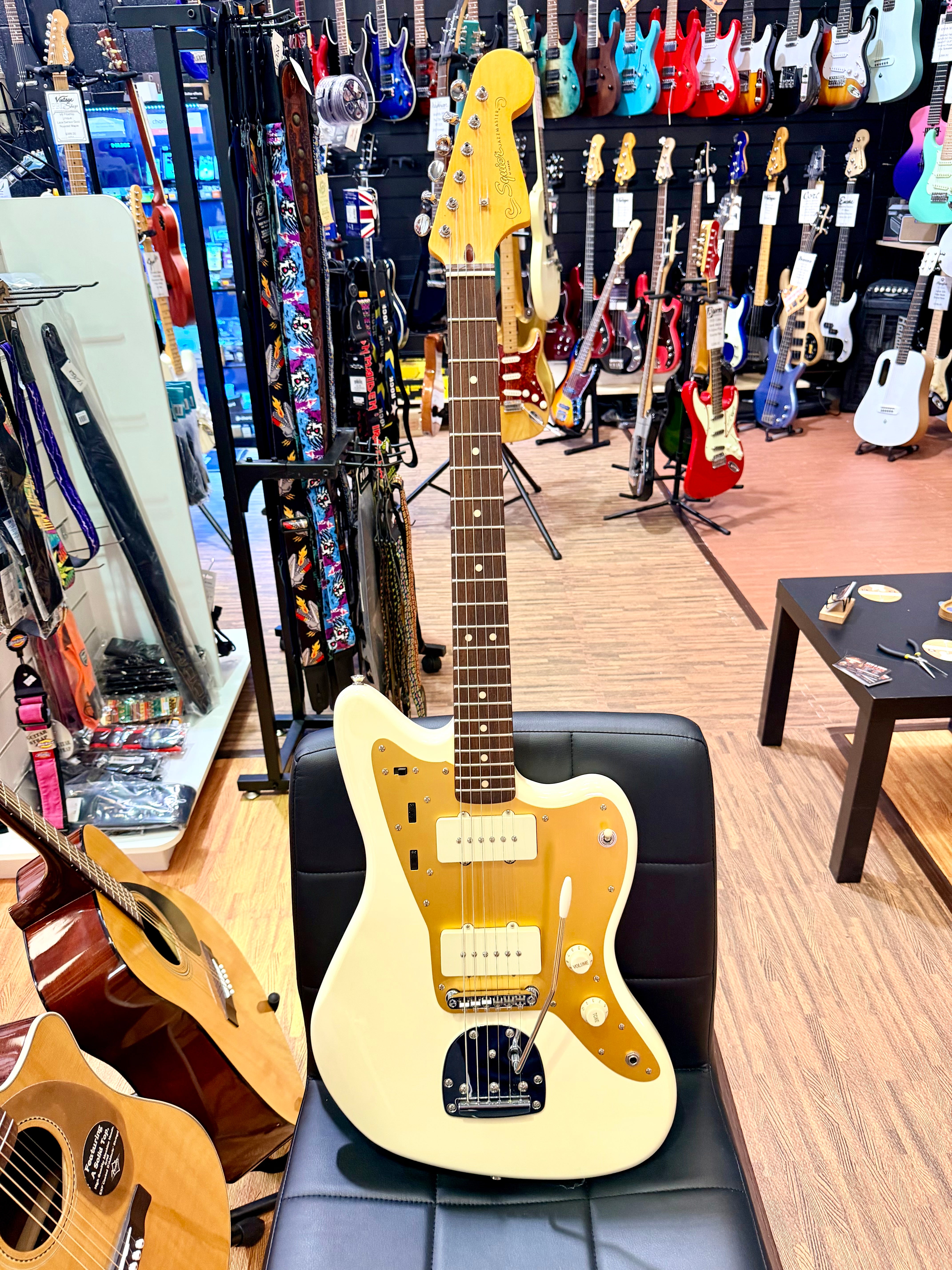 ✨2024✨ Fender Squier J Mascis Jazzmaster Vintage White & Gold~ MINT Condition!