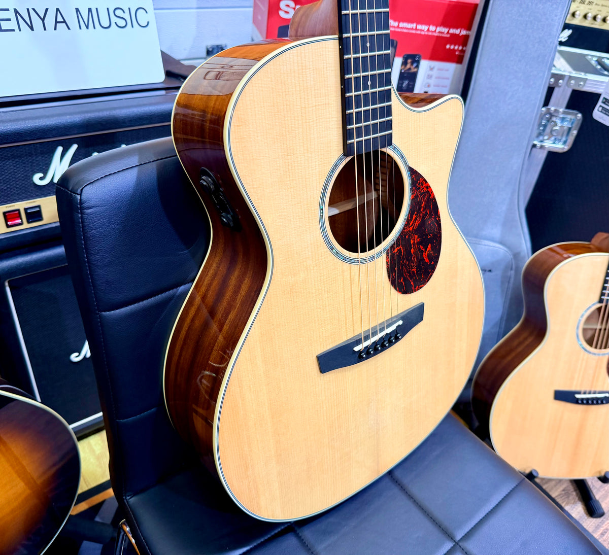 Enya EGA-Q1M EQ Pro Series Natural Spruce Electro-Acoustic Guitar