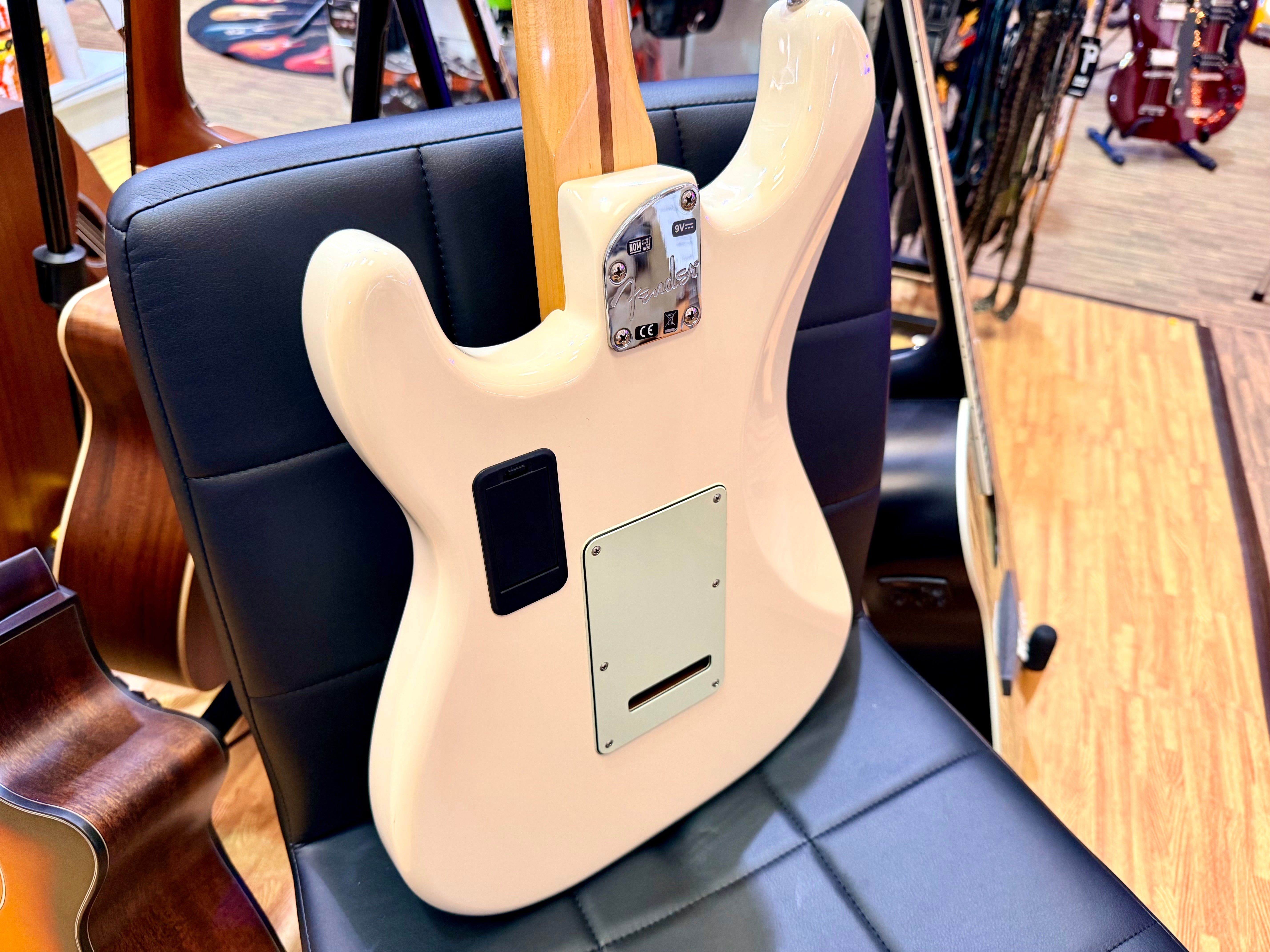 ✨2016✨ Fender Deluxe Roadhouse Stratocaster Electric Guitar~ MIM Vintage White!
