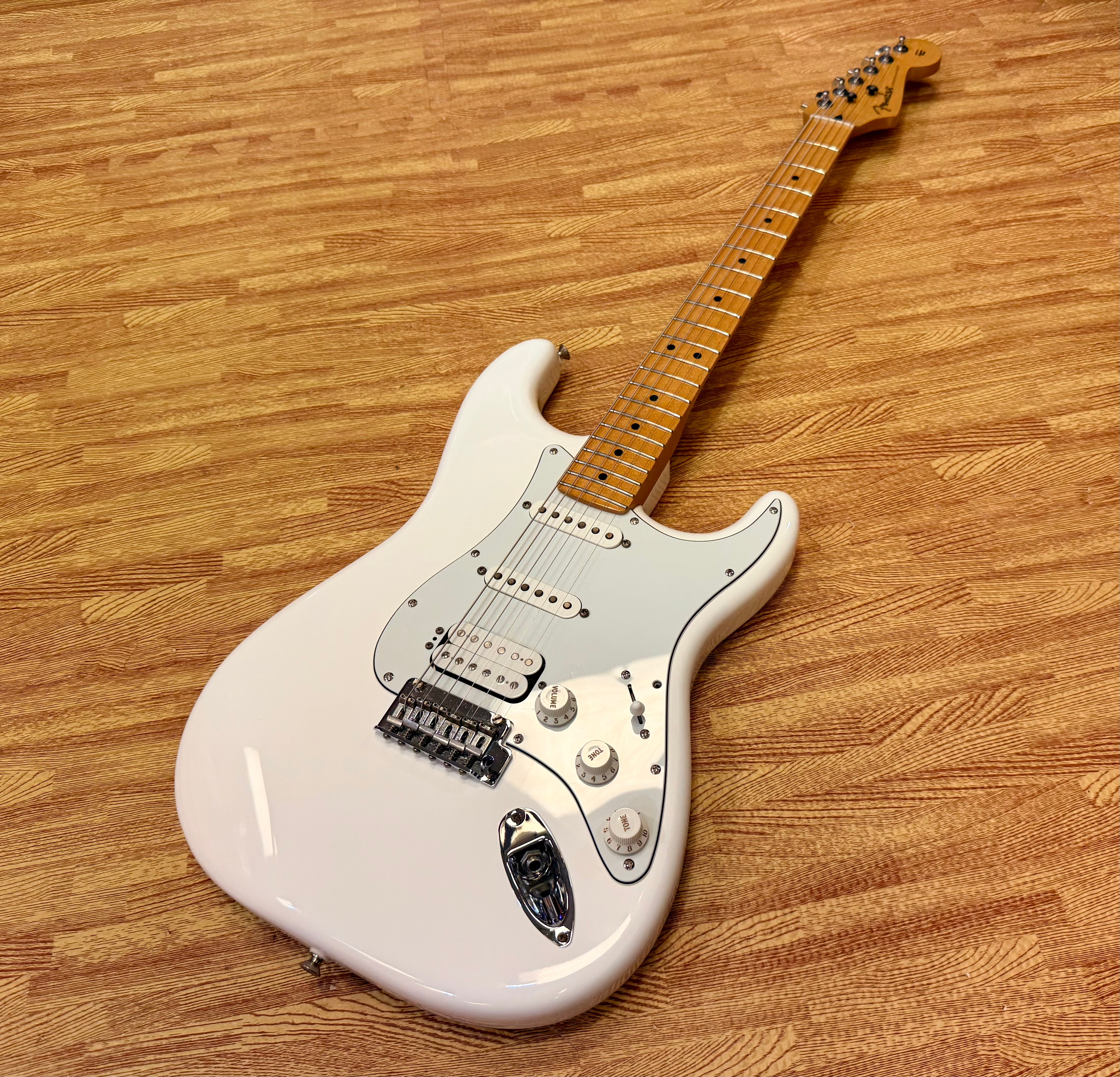 ✨2021✨ Fender Player Stratocaster HSS~ Polar White~ Maple Neck~ Mexican Strat!