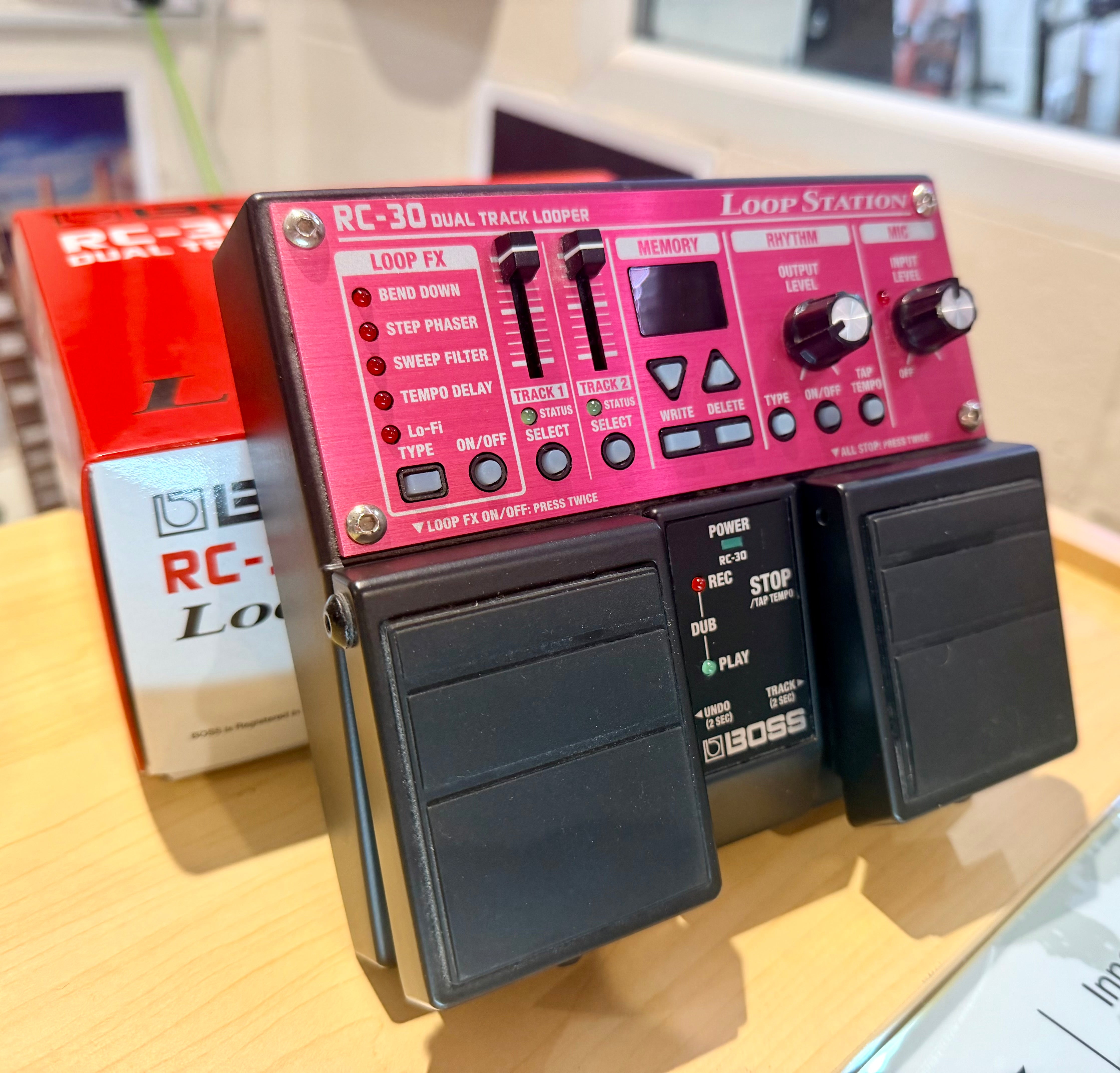 🎸 Boss RC-30 Loop Station Guitar Looper Pedal Unit~ Boxed 🎸