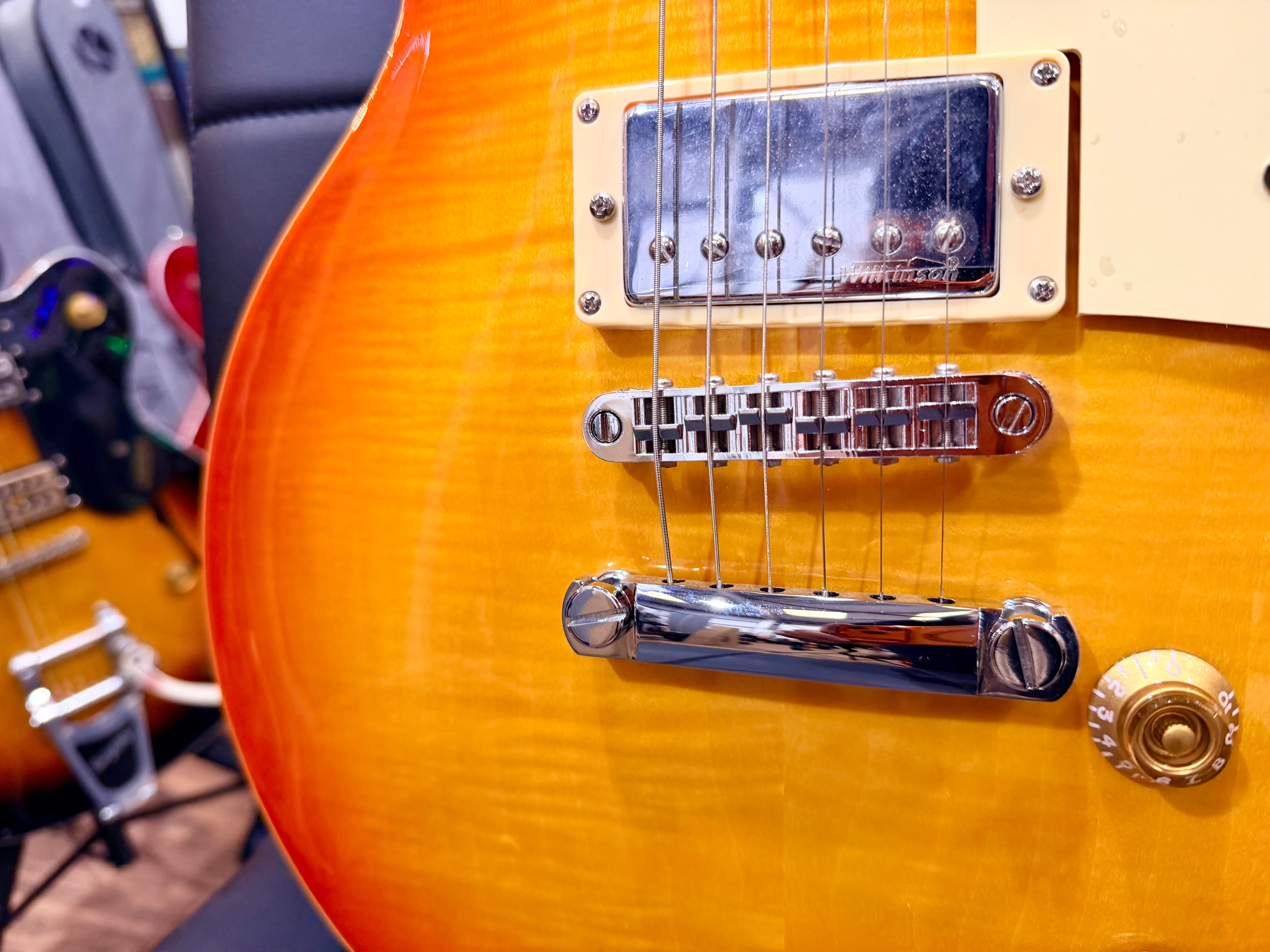🍯B-STOCK🍯 Vintage V100 ReIssued Electric Guitar ~ Honeyburst Les Paul!