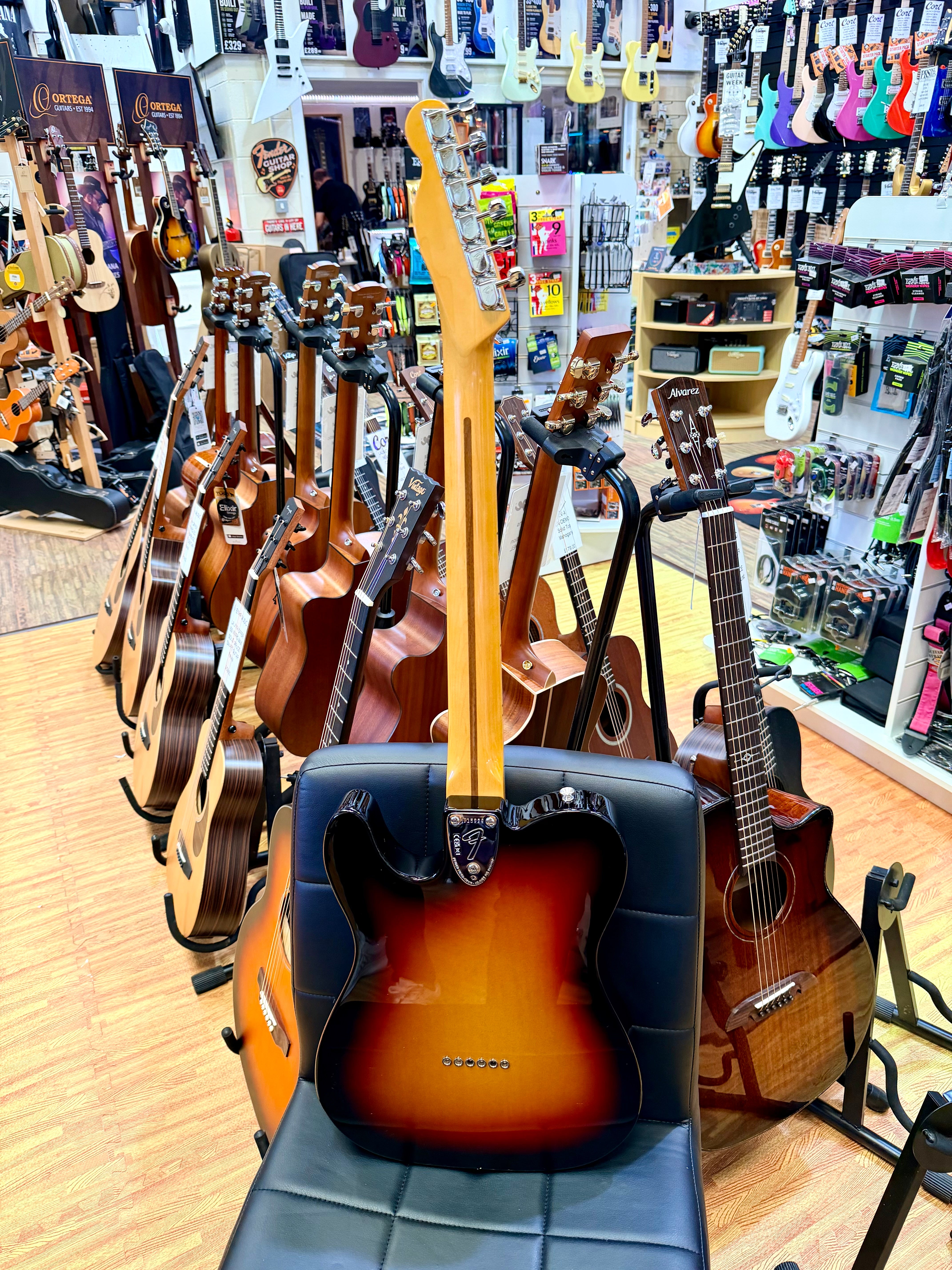 ✨2025✨ Fender American Vintage II 1972 Telecaster Thinline~ 3-Colour Sunburst!