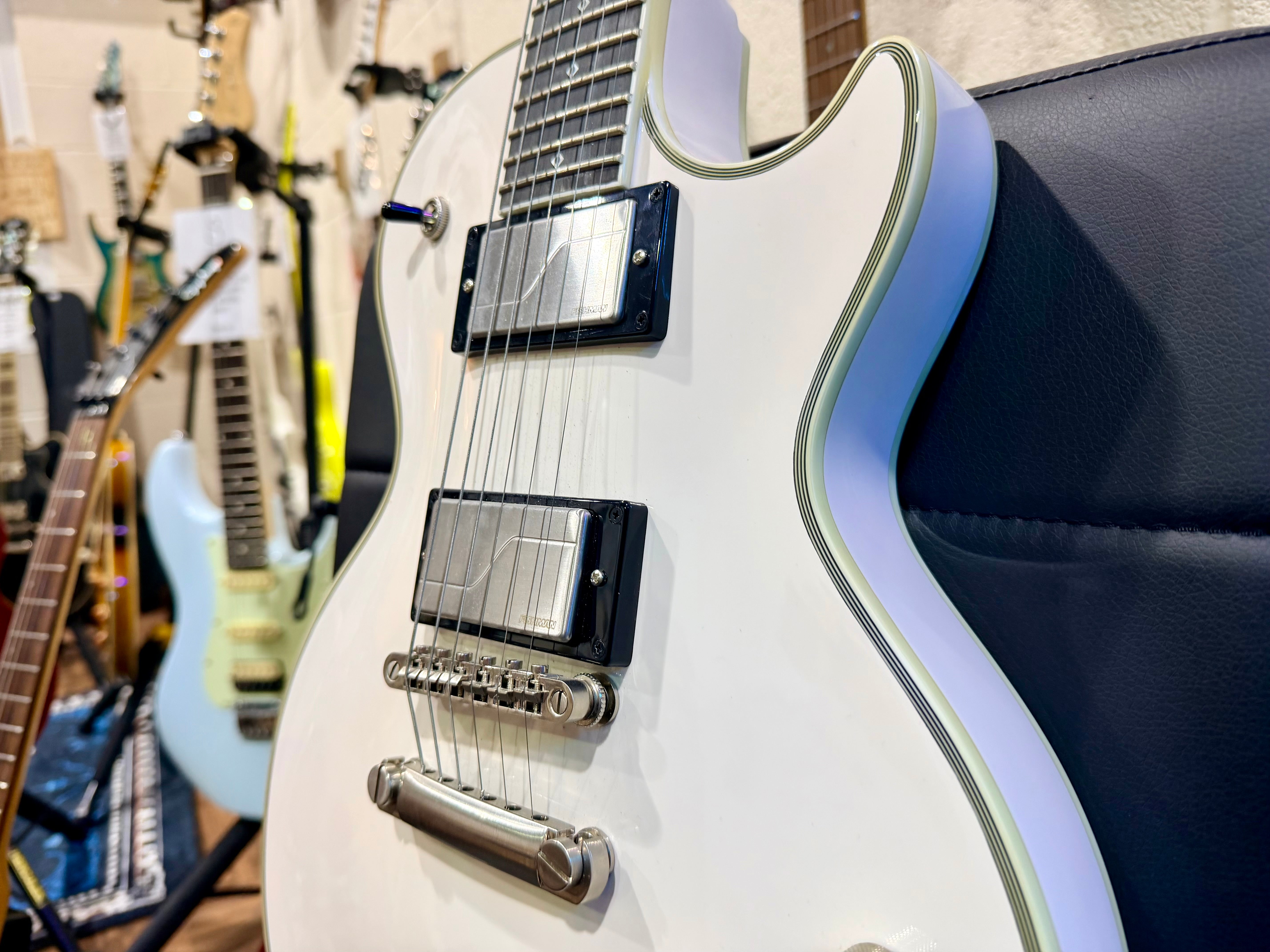 🔥MINT🔥 Epiphone Jerry Cantrell Les Paul Custom Prophecy~ Bone White~ Hard Case