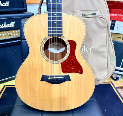 ✨2021✨ Taylor GS Mini-E Rosewood Electro Acoustic Travel Guitar with Gig Bag!