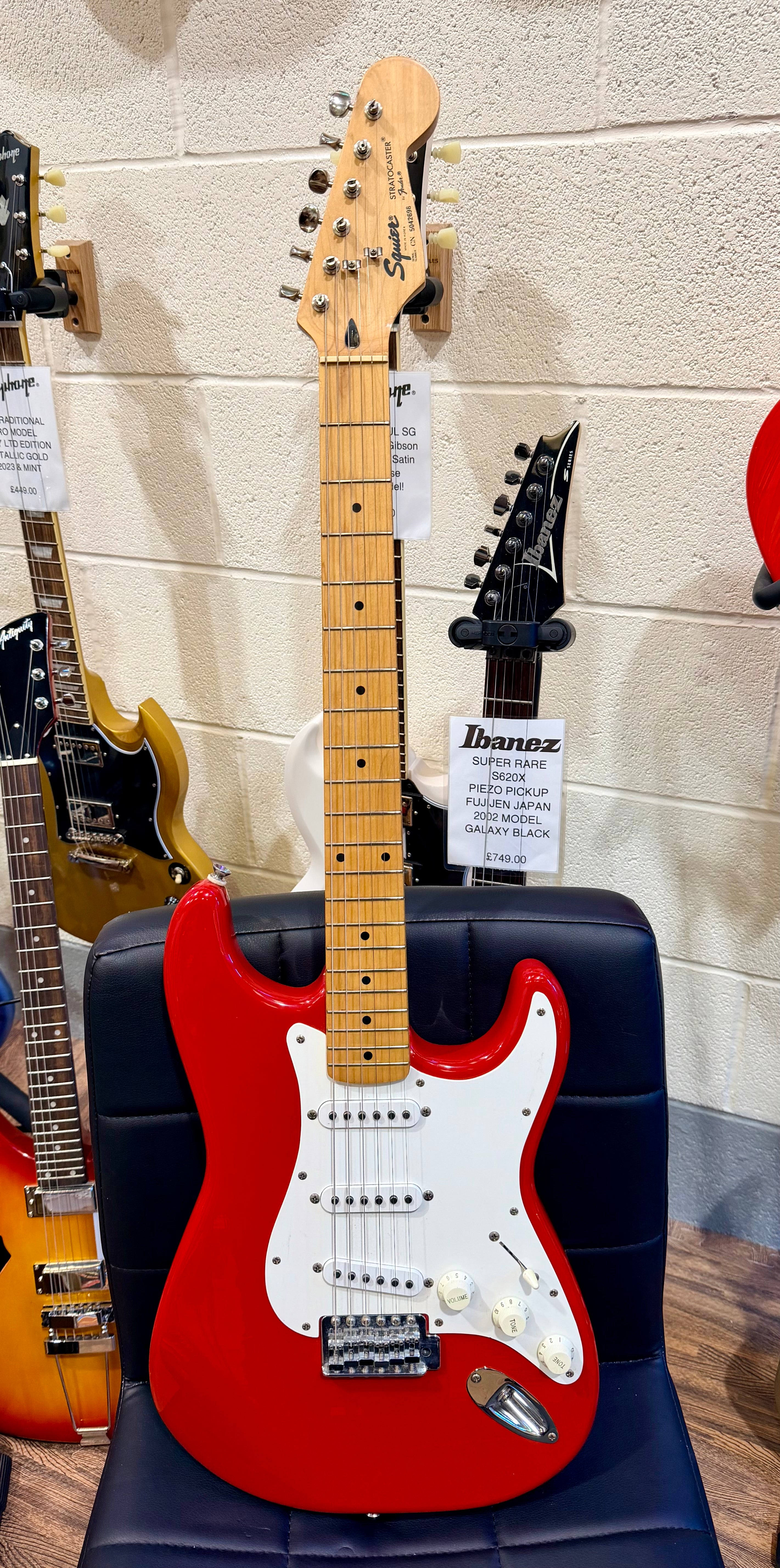 🎸 1995 KOREA 🎸Fender Squier Stratocaster~ Korean Made Strat~ Cherry Red!
