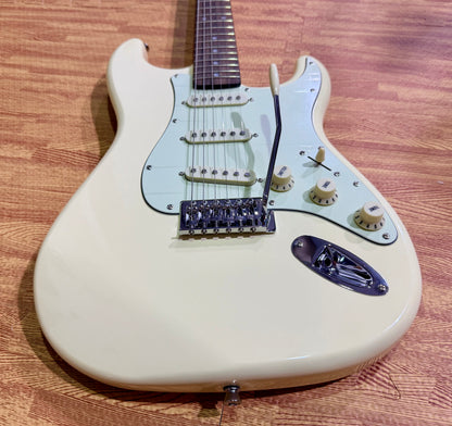 SX SST62+ Electric Guitar Beginner's Bundle – 10W Amp & Accessories~ Vintage White