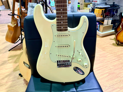 SX SST62+ Electric Guitar Beginner's Bundle – 10W Amp & Accessories~ Vintage White