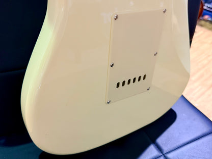 SX SST62+ Electric Guitar Beginner's Bundle – 10W Amp & Accessories~ Vintage White