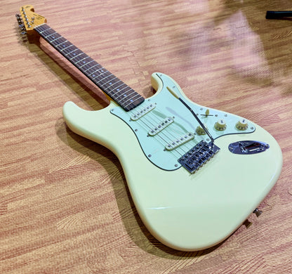 SX SST62+ Electric Guitar Beginner's Bundle – 10W Amp & Accessories~ Vintage White